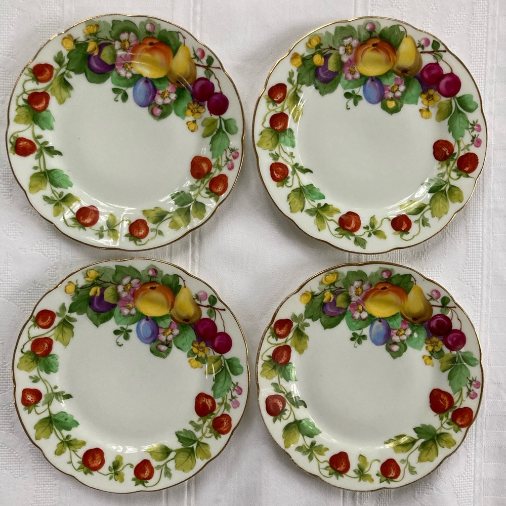R. BRIGGS & CO. Vintage Hand-painted Strawberry 6” Plates FRANCE- Set of 4